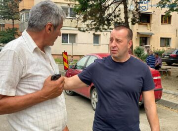 Strada Eroilor a fost reabilitată, fiind create și 49 de locuri de parcare