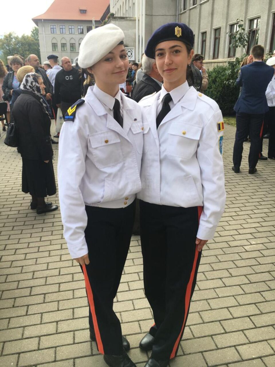 Eleve de la Colegiul Militar „Ștefan cel Mare”, pe scena unui concurs național de dans sportiv organizat la Satu Mare