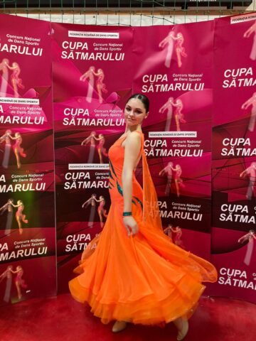 eve de la Colegiul Militar „Ștefan cel Mare”, pe scena unui concurs național de dans sportiv organizat la Satu Mare
