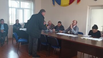 Oamenii i-au reproșat primarului Miron că nu-i pasă decât de propriile afaceri