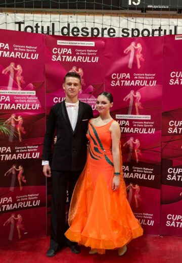 eve de la Colegiul Militar „Ștefan cel Mare”, pe scena unui concurs național de dans sportiv organizat la Satu Mare