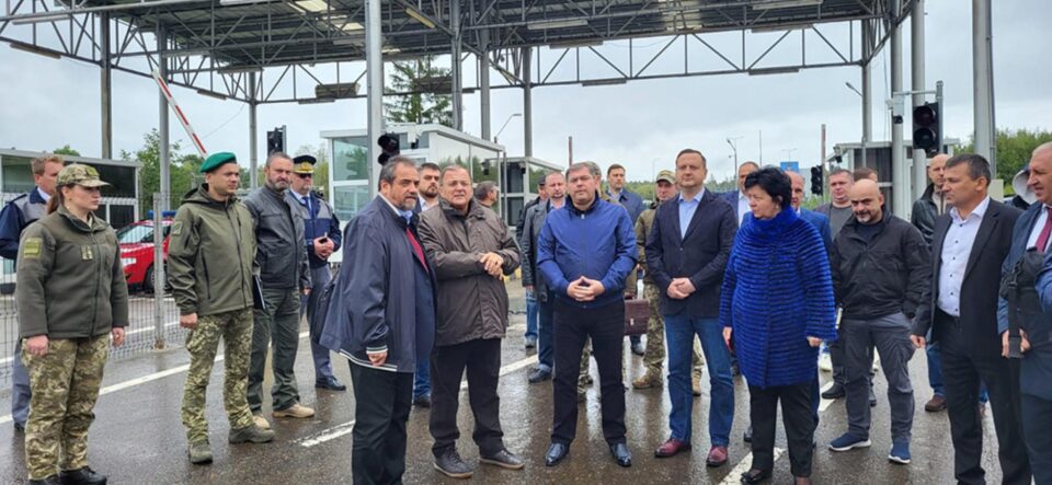 PTF Vicovu de Sus – Crasna s-ar putea deschide pe 15 octombrie a.c., dar numai pentru camioane goale și vehicule de tonaj mic