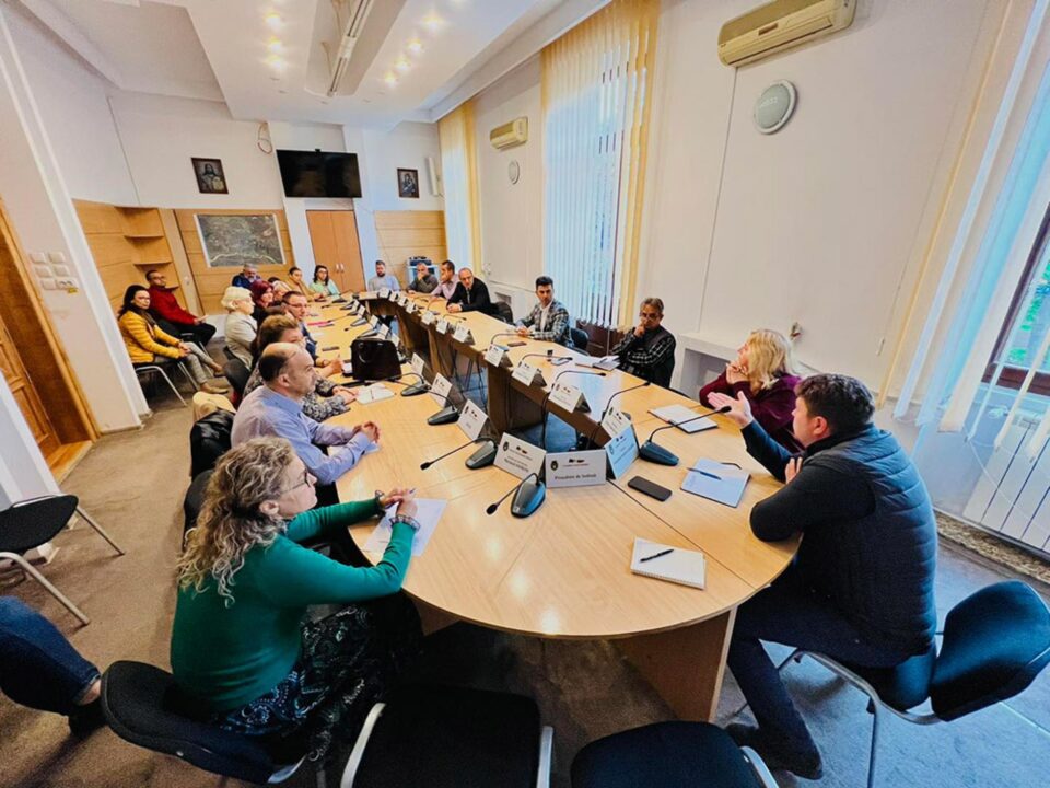 Bogdan Loghin a declarat că actul educațional în școlile din Rădăuți nu trebuie să fie condiționat de buzunarul părinților