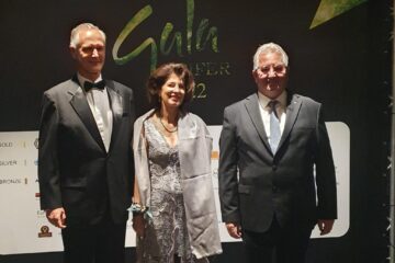Primarul Sucevei, Ion Lungu, alaturi de ambasadoarea Franței în România, Laurecnce Auer și președintele Camerei de Comerț, Industrie și Agricultură Franceze în România, François Coste