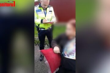 Șofer lăsat fără plăcuțe de înmatriculare pentru că transporta la școală doi copii, din care unul cu dizabilități