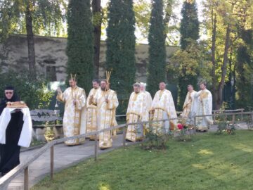 Preasfințitul Părinte Antonie, Episcop de Bălți, a slujit duminică, împreună cu un sobor numeros de preoți și diaconi, la Mănăstirea Voroneț