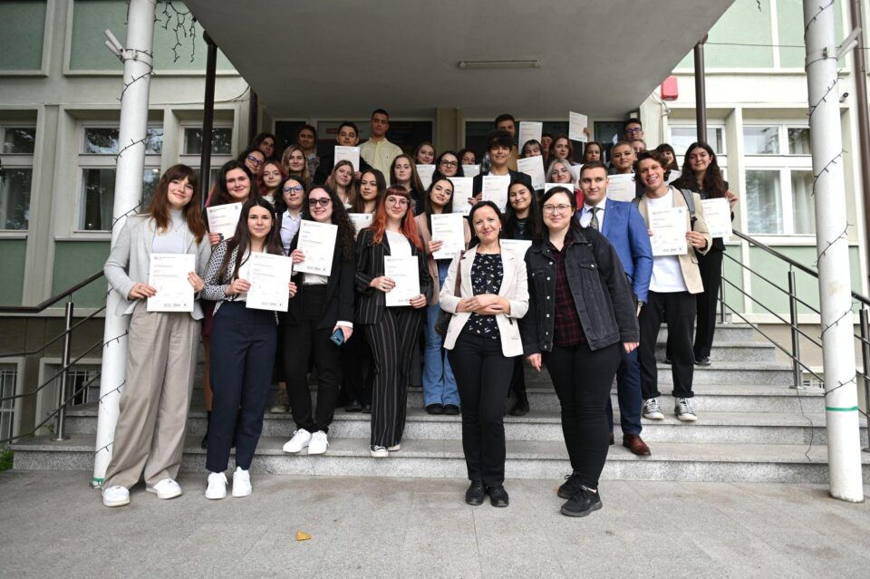 Ceremonia de înmânare a certificatelor Cambridge