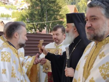 Preasfințitul Părinte Antonie, Episcop de Bălți, a slujit duminică, împreună cu un sobor numeros de preoți și diaconi, la Mănăstirea Voroneț