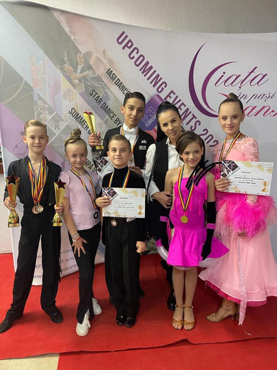 Suceveni premiați la o competiție cu peste 200 de perechi de dansatori din țară