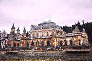 Cazinoul Vatra Dornei in starea degradata de altadata