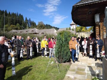 Preasfințitul Părinte Antonie, Episcop de Bălți, a slujit duminică, împreună cu un sobor numeros de preoți și diaconi, la Mănăstirea Voroneț