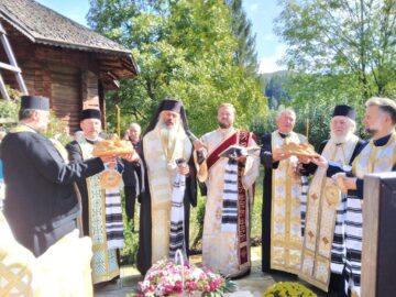 Preasfințitul Părinte Antonie, Episcop de Bălți, a slujit duminică, împreună cu un sobor numeros de preoți și diaconi, la Mănăstirea Voroneț
