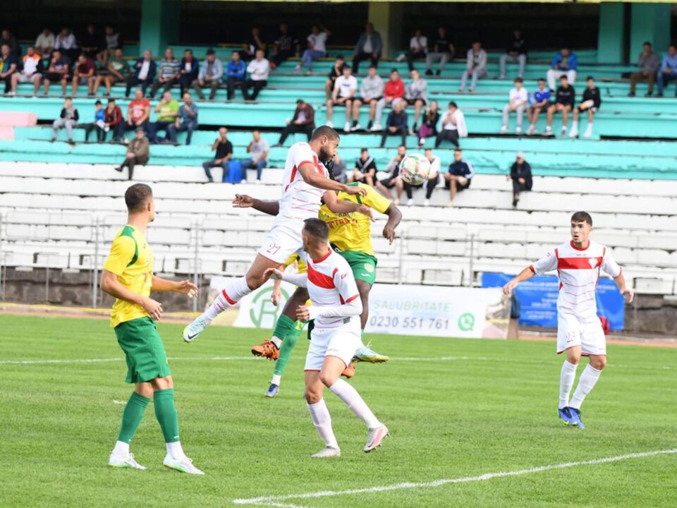 Organizatorii se așteaptă la o asistență numeroasă la partida Foresta - UTA Foto - Fotograful Sportiv