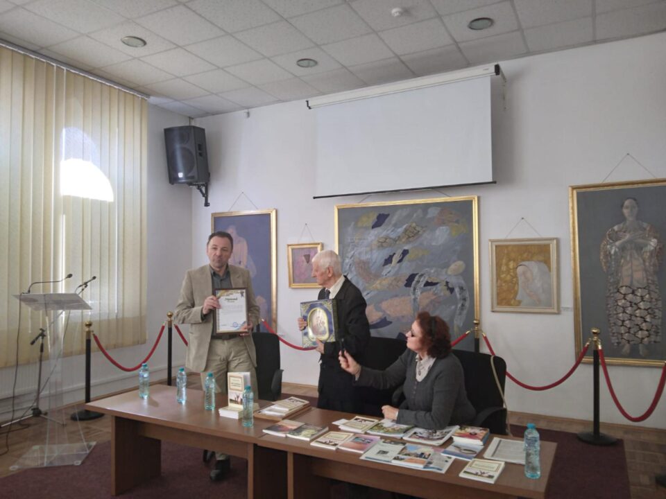 Prof. dr. Ilie Popescu, președintele Societății regionale „Golgota”, a conferențiat la Biblioteca Bucovinei