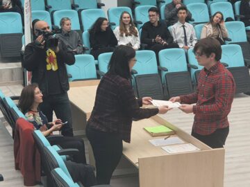 Diplome de limba engleză din partea Universității Cambridge pentru 65 de elevi ai Colegiului „Petru Rareș”