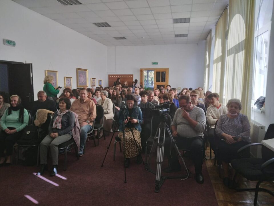 Prof. dr. Ilie Popescu, președintele Societății regionale „Golgota”, a conferențiat miercuri la Biblioteca Bucovinei