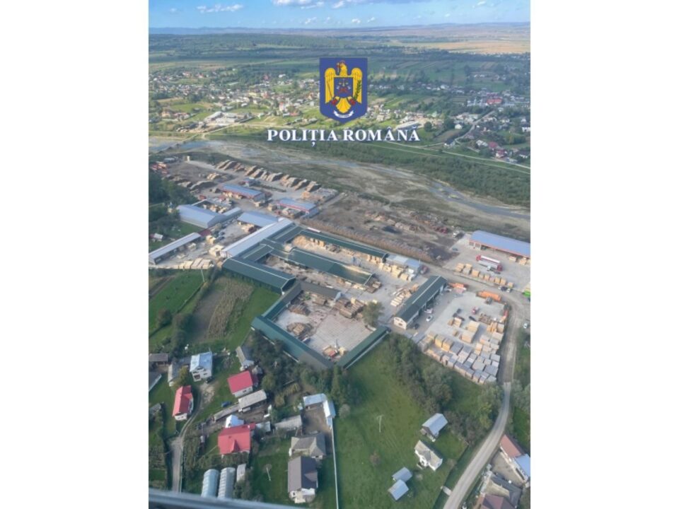 Imagini din elicopter cu depozite de lemn vizate de ancheta