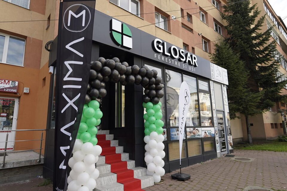 GLOSAR, companie specializată în domeniul tâmplăriei PVC premium, s-a mutat în casă nouă