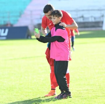 Lungu felicită Foresta pentru meciul cu UTA și pregătește noul teren de fotbal la dimensiuni UEFA, cu nocturnă