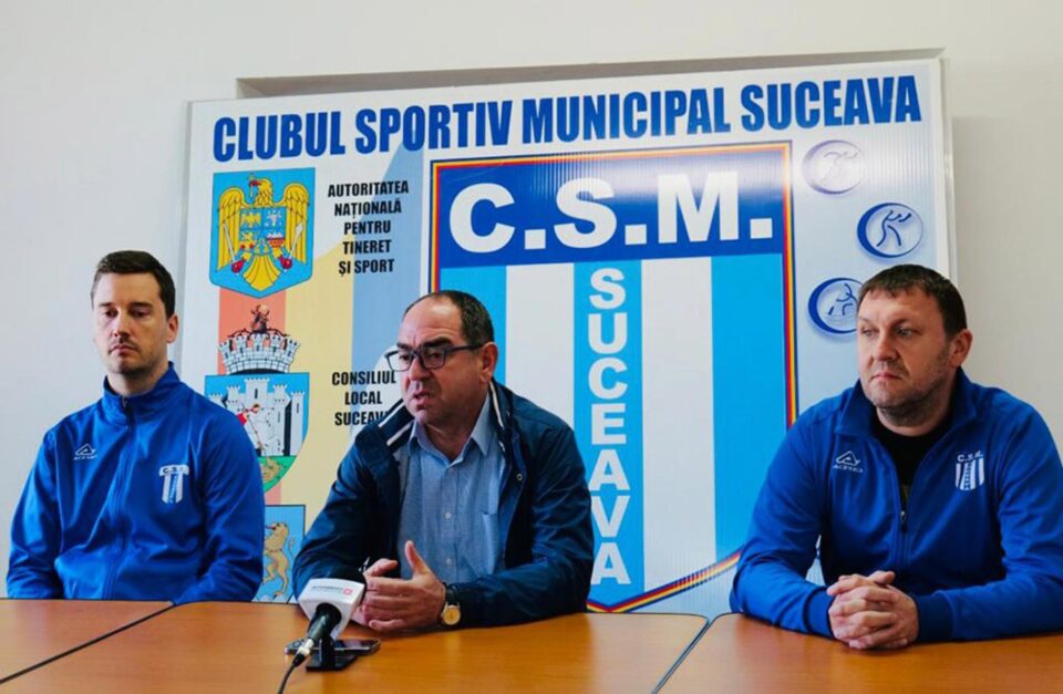 Tudor Orășanu, Valerică Gherasim și Vasile Moșuc au vorbit despre situația de la echipa de volei CSM Suceava Tudor Orășanu, Valerică Gherasim și Vasile Moșuc au vorbit despre situația de la echipa de volei CSM Suceava