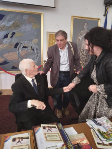 Prof. dr. Ilie Popescu, președintele Societății regionale „Golgota”, a conferențiat miercuri la Biblioteca Bucovinei