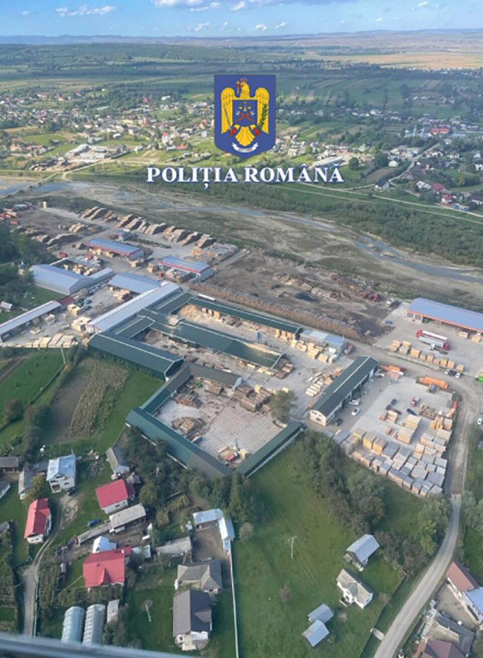 Imagini din elicopter cu depozite de lemn vizate de anchetă