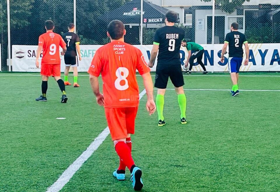 Partidele din Liga Companiilor se dispută la Civica Sport Center