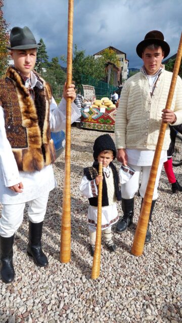 Eusebiu Nemțan, 3 ani, și frații săi, George și Andrei