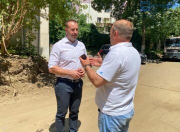 Strada Gherasim Buliga, din zona centrală a orașului, a fost reabilitată prin schimbarea covorului asfaltic, refacerea trotuarelor și înlocuirea bordurilor