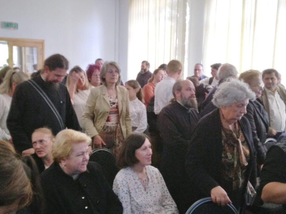 O carte de mare folos duhovnicesc, semnată de arhimandritul Grichentie Natu, lansată la Biblioteca Bucovinei