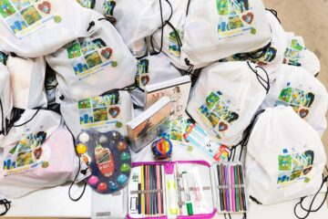 Peste 500 de pachete cu rechizite școlare au fost trimise către 5 școli din Ucraina, din zona transfrontalieră