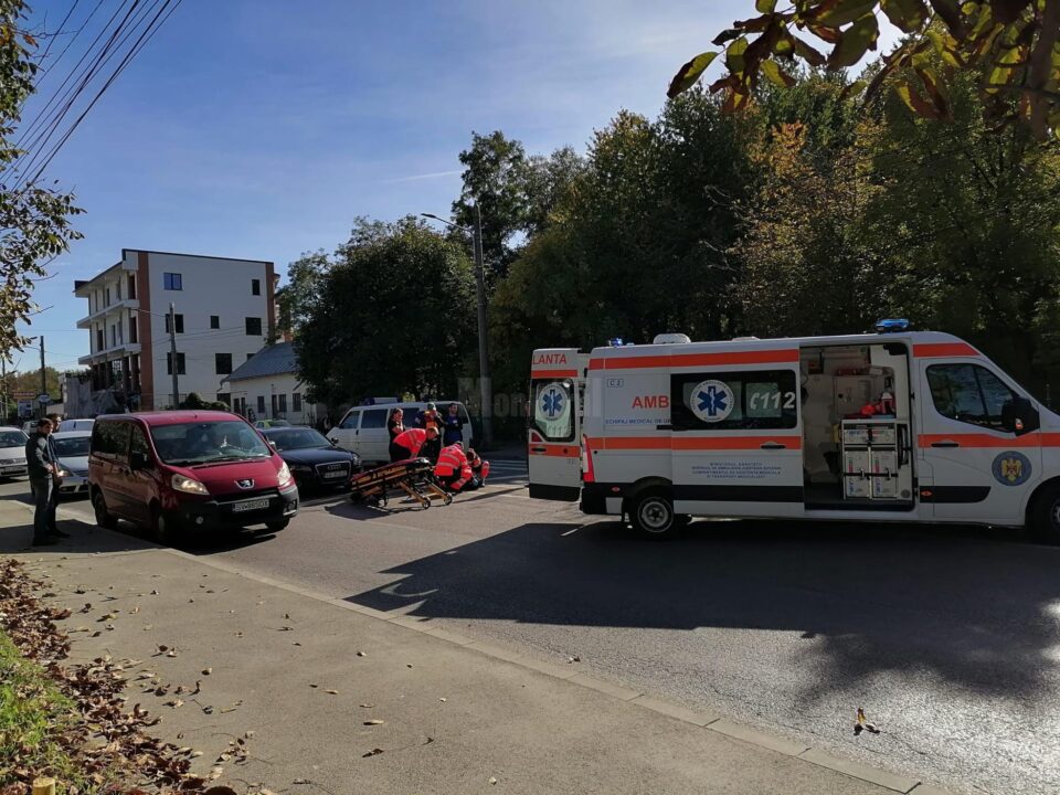 O femeie a fost accidentată pe o trecere de pietoni de pe strada Traian Vuia din municipiul Suceava