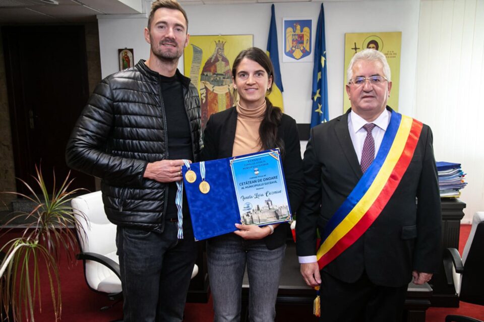 Campionii mondiali la canotaj, Marius și Ionela Cozmiuc, premiați cu câte 10.000 de lei, de Primăria Suceava, care le-a acordat și titlul de Cetățean de Onoare