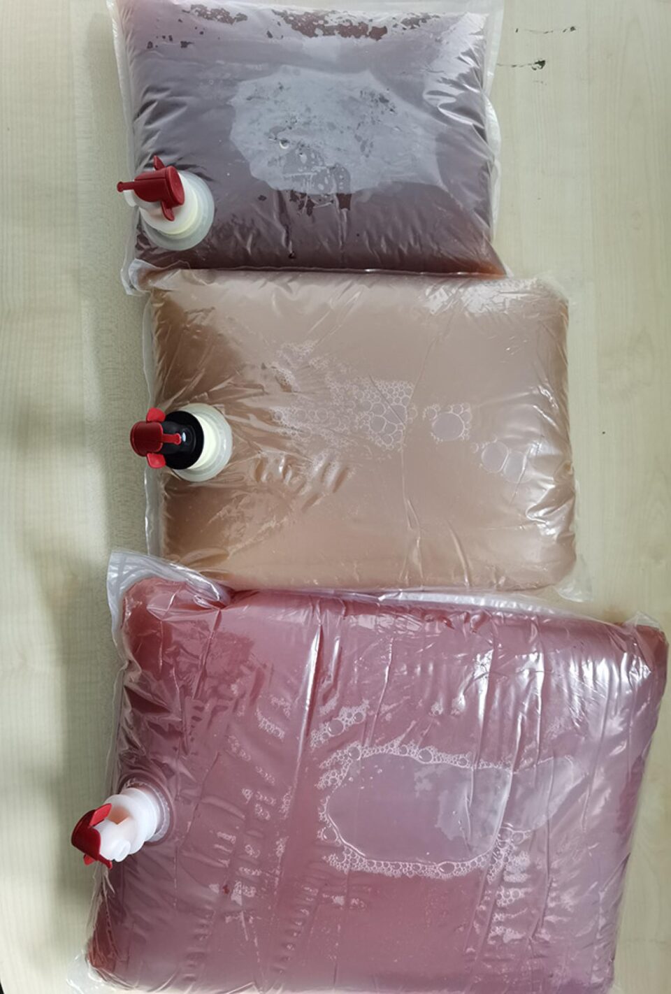 Sucuri naturale delicioase, produse din fructele și legumele clienților, la Grande Bucovina