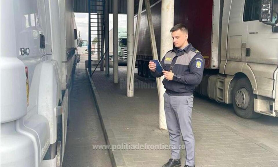 Un polițist de frontieră a sesizat că permisul este în neregulă și s-a trecut la verificări suplimentare