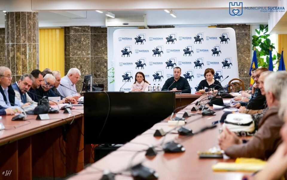 Ședința cu reprezentanții asociațiilor de proprietari din municipiul Suceava, convocată marți, 11 octombrie, la sediul Primăriei Suceava Ședința cu reprezentanții asociațiilor de proprietari din municipiul Suceava, convocată marți, 11 octombrie, la sediul Primăriei Suceava