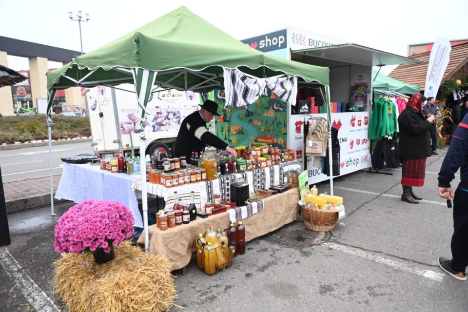 Peste 80 de producători și meșteri îi așteaptă pe suceveni cu delicii culinare și produse tradiționale, la Târgul de Toamnă „Produs în Bucovina”