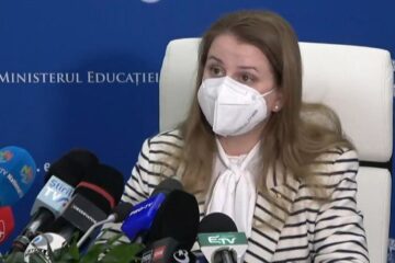 Ligia Deca, la prima sa conferință de presă