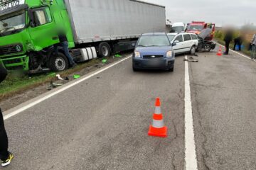 carambol la intrarea in Suceava