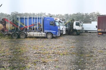 Parcul de mașini confiscate al Poliției se extinde tot mai mult. Camioanele de transport lemn, cele mai numeroase