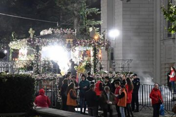 Marile sărbători, creștinii râvnitori și mantia credinței