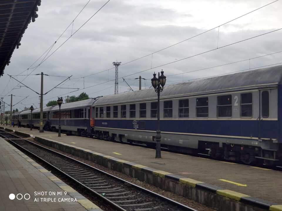 Cei trei au fost depistați în tren