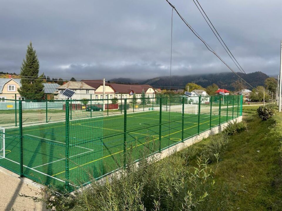 Noul teren de sport multifuncțional de la Școala Gimnazială din Frasin
