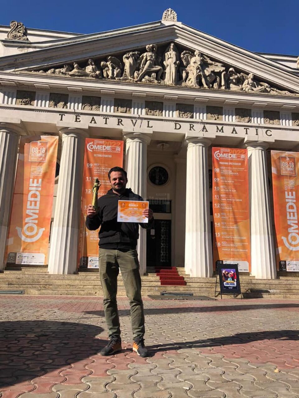 Premiul special al al juriului la Festivalul Național de Comedie, ridicat de Cosmin Panaite