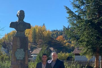 Depunere de coroane la monumentul lui Traian Popovici