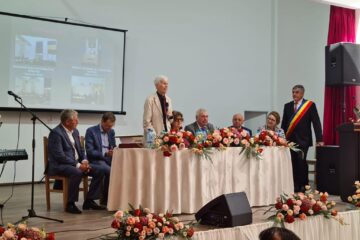 Academicianul Eugen Simion a dat numele centrului cultural de la Dumbrăveni