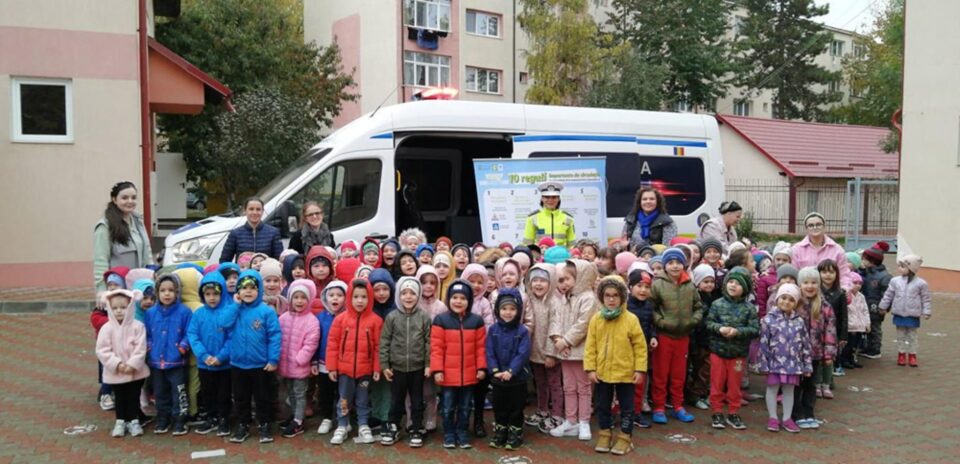 Activitate educativă ce vizează educația rutieră, la Grădinițele cu Program Prelungit ,,Gulliver” și „ABC” Suceava