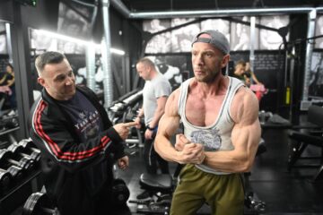 Cristi Tcaciuc si unul dintre sportivii săi, Radu Petenghea