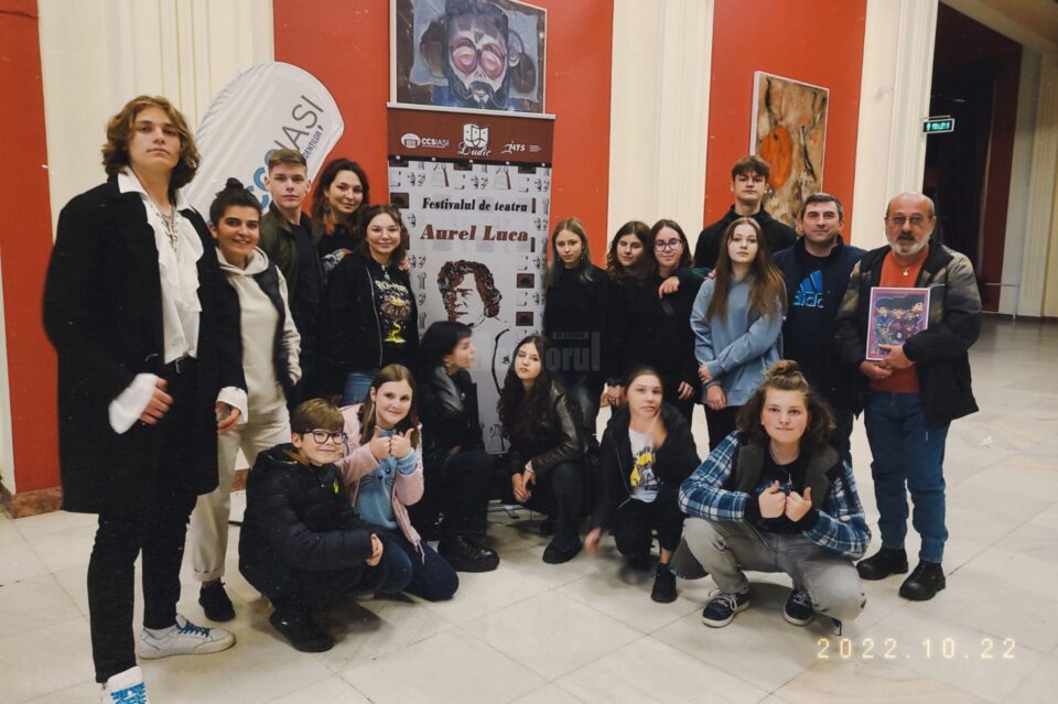 Teatrul rădăuțean, aplaudat pe scena ieșeană