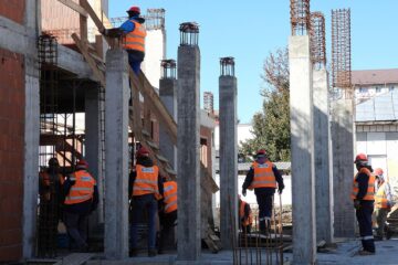 Prima creșă ultramodernă din România, demarată prin PNRR, la Fălticeni, a prins contur la numai două luni de la demararea lucrărilor în șantier